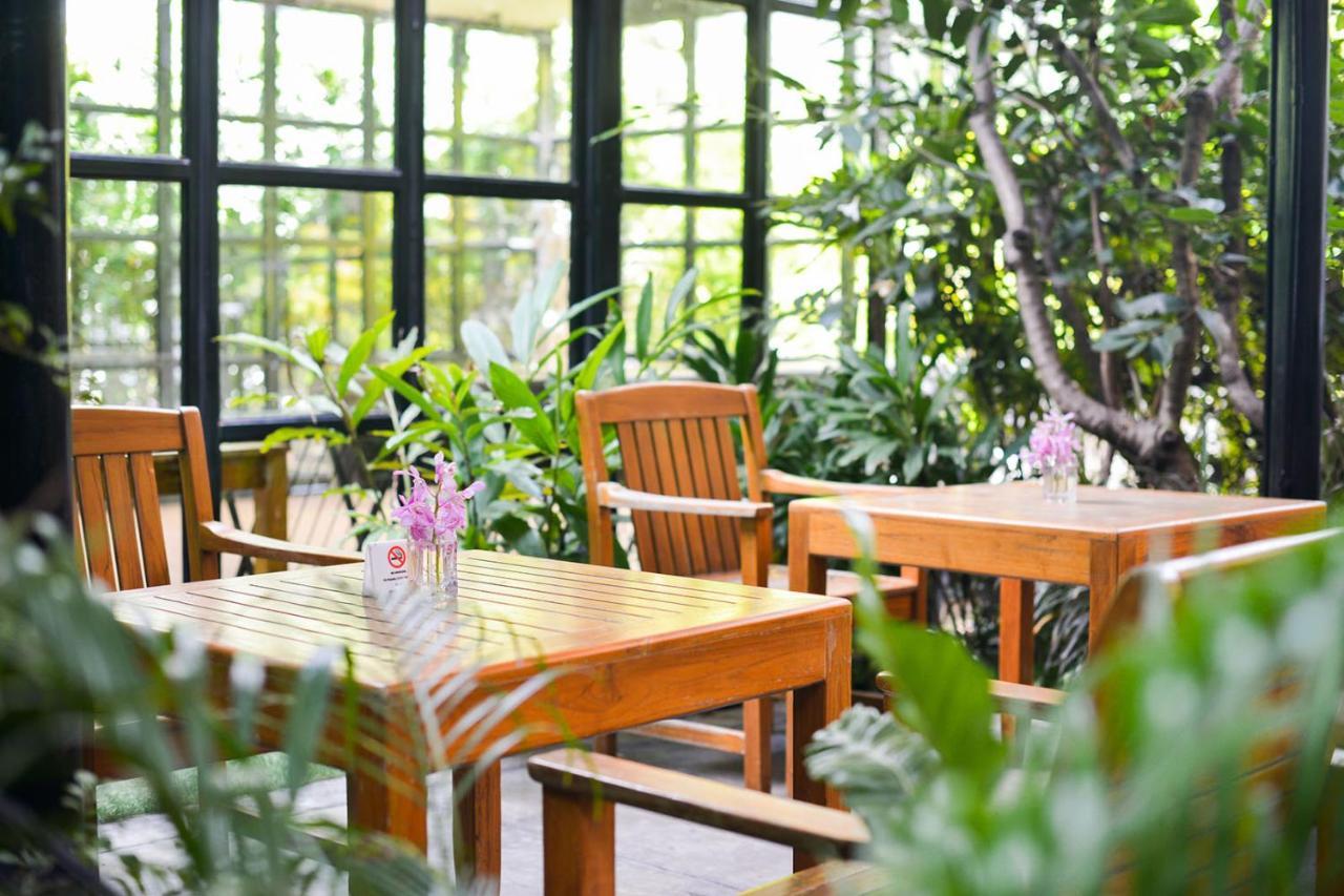 Grand Howard Hotel Bangkok Exteriör bild